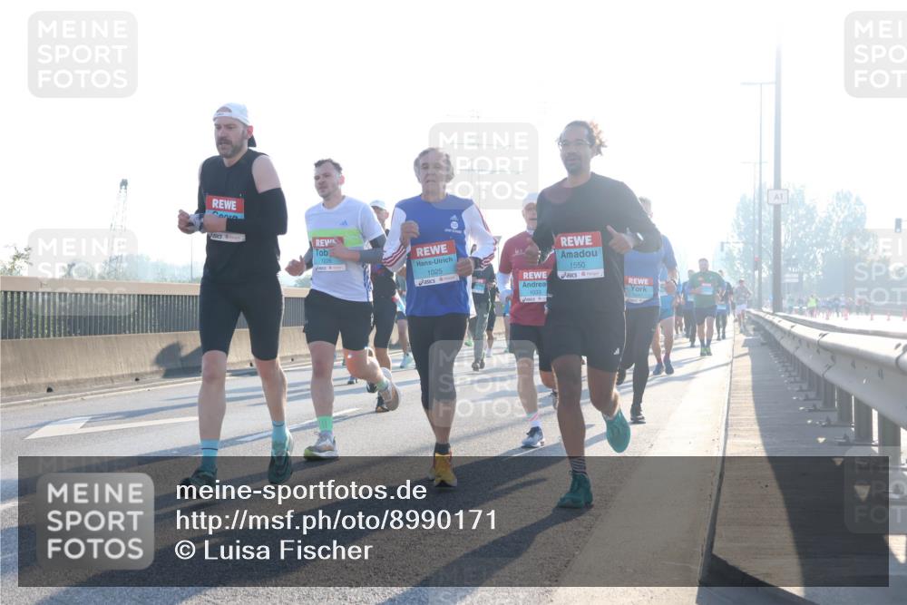 03.10.2025 - Köhlbrandbrückenlauf Luisa Fischer http://msf.ph/oto/8990171 03.10.2025 10:13:57 Position 3 1226, 1550, 1025, 1033 meine-sportfotos.de