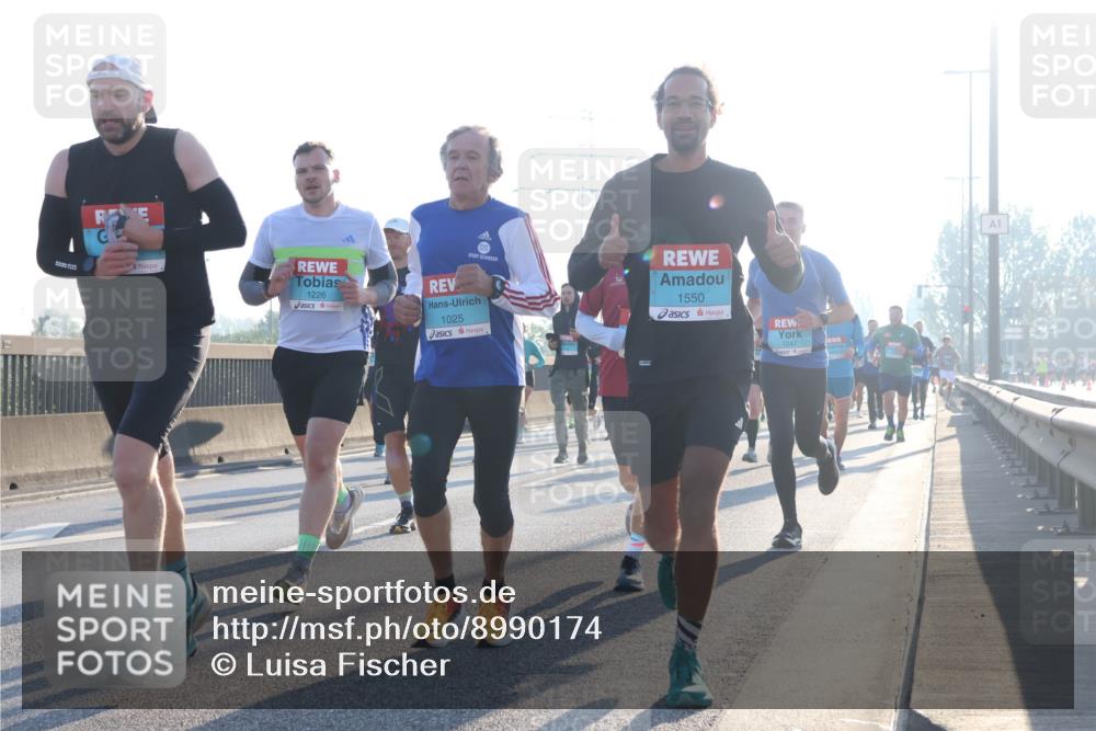 03.10.2025 - Köhlbrandbrückenlauf Luisa Fischer http://msf.ph/oto/8990174 03.10.2025 10:13:57 Position 3 1226, 1025, 1550, 1247, 1 meine-sportfotos.de