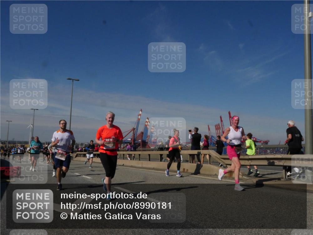 03.10.2025 - Köhlbrandbrückenlauf Matties Gatica Varas http://msf.ph/oto/8990181 03.10.2025 12:39:21 Position 2 789, 118 meine-sportfotos.de