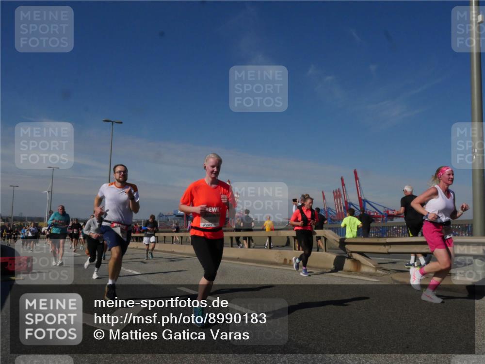 03.10.2025 - Köhlbrandbrückenlauf Matties Gatica Varas http://msf.ph/oto/8990183 03.10.2025 12:39:21 Position 2  meine-sportfotos.de