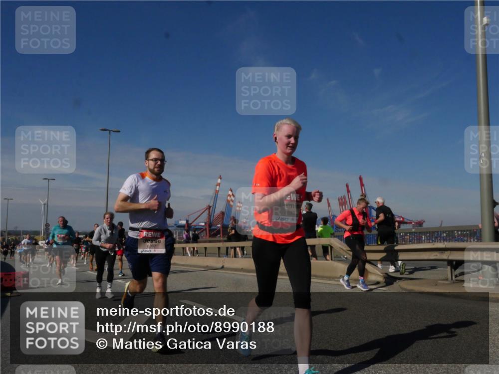 03.10.2025 - Köhlbrandbrückenlauf Matties Gatica Varas http://msf.ph/oto/8990188 03.10.2025 12:39:22 Position 2 6097, 6632 meine-sportfotos.de