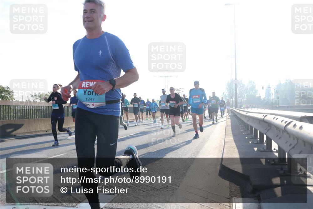 03.10.2025 - Köhlbrandbrückenlauf Luisa Fischer http://msf.ph/oto/8990191 03.10.2025 10:14:00 Position 3 1247 meine-sportfotos.de