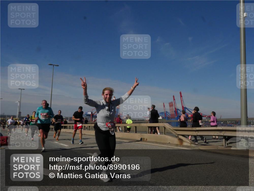 03.10.2025 - Köhlbrandbrückenlauf Matties Gatica Varas http://msf.ph/oto/8990196 03.10.2025 12:39:23 Position 2  meine-sportfotos.de