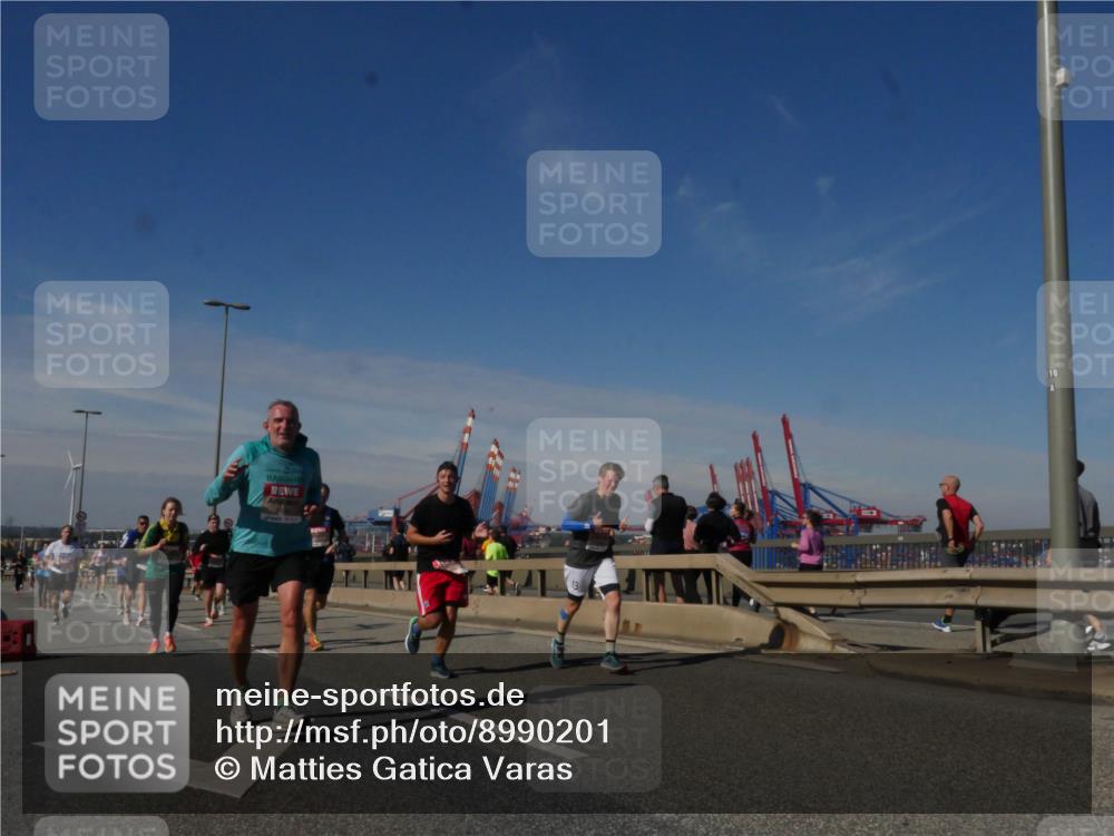 03.10.2025 - Köhlbrandbrückenlauf Matties Gatica Varas http://msf.ph/oto/8990201 03.10.2025 12:39:24 Position 2  meine-sportfotos.de
