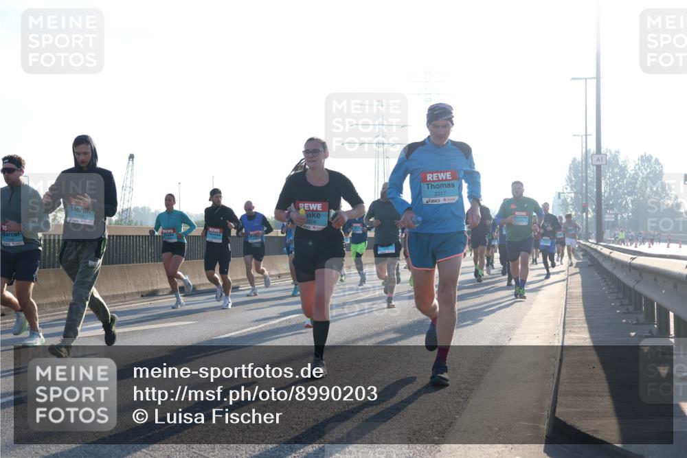 03.10.2025 - Köhlbrandbrückenlauf Luisa Fischer http://msf.ph/oto/8990203 03.10.2025 10:14:01 Position 3 1144, 3316, 3317 meine-sportfotos.de