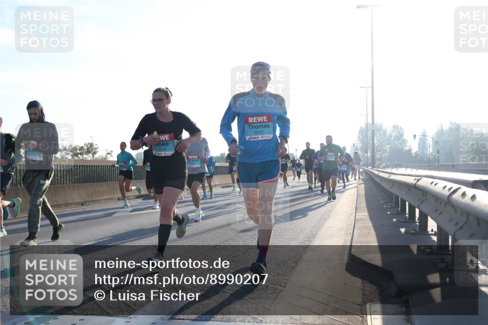 03.10.2025 - Köhlbrandbrückenlauf Luisa Fischer http://msf.ph/oto/8990207 03.10.2025 10:14:01 Position 3 1144, 3316, 3317 meine-sportfotos.de