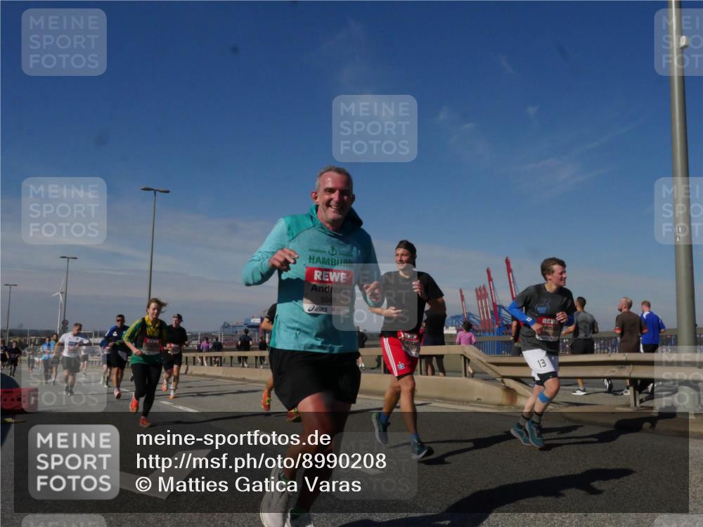03.10.2025 - Köhlbrandbrückenlauf Matties Gatica Varas http://msf.ph/oto/8990208 03.10.2025 12:39:25 Position 2 5948, 214, 13 meine-sportfotos.de