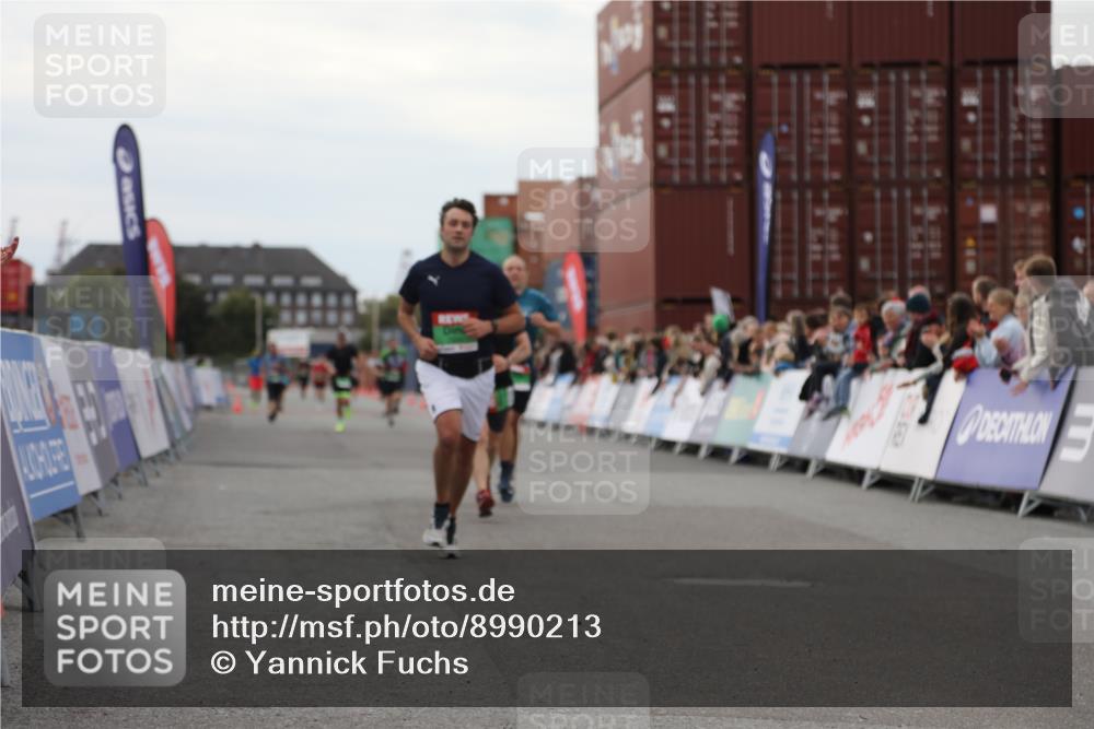 03.10.2025 - Köhlbrandbrückenlauf Yannick Fuchs http://msf.ph/oto/8990213 03.10.2025 16:01:55 Ziel 7204, 9145, 9192, 9324 meine-sportfotos.de