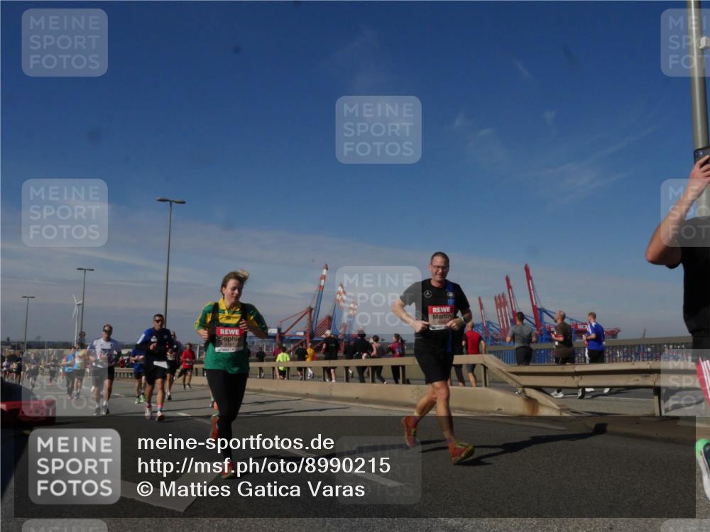 03.10.2025 - Köhlbrandbrückenlauf Matties Gatica Varas http://msf.ph/oto/8990215 03.10.2025 12:39:26 Position 2 4747 meine-sportfotos.de