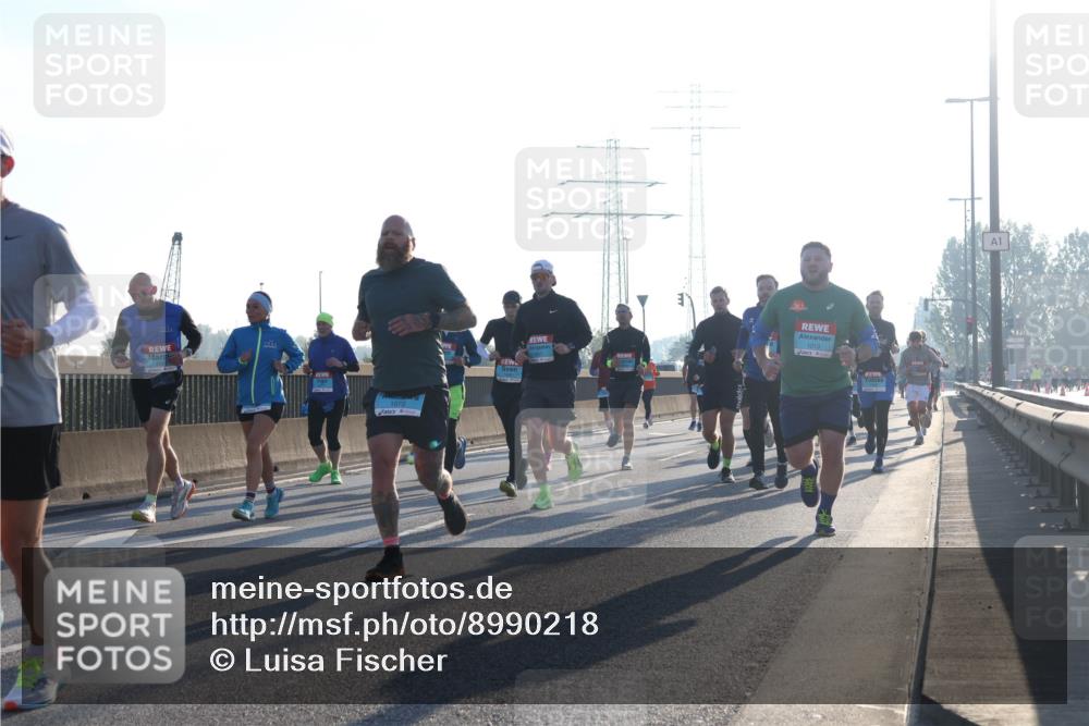03.10.2025 - Köhlbrandbrückenlauf Luisa Fischer http://msf.ph/oto/8990218 03.10.2025 10:14:02 Position 3 12, 1072, 1213, 1 meine-sportfotos.de