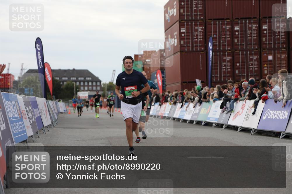03.10.2025 - Köhlbrandbrückenlauf Yannick Fuchs http://msf.ph/oto/8990220 03.10.2025 16:01:55 Ziel 7204, 9145, 9192, 9324 meine-sportfotos.de