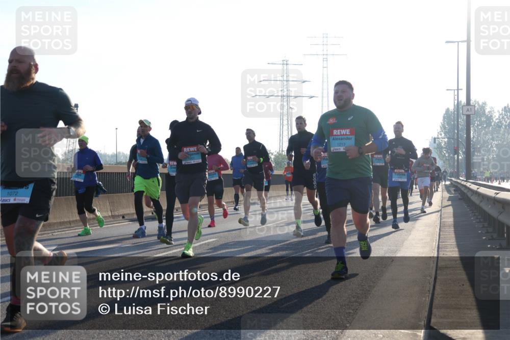 03.10.2025 - Köhlbrandbrückenlauf Luisa Fischer http://msf.ph/oto/8990227 03.10.2025 10:14:03 Position 3 1072, 1213, 1 meine-sportfotos.de