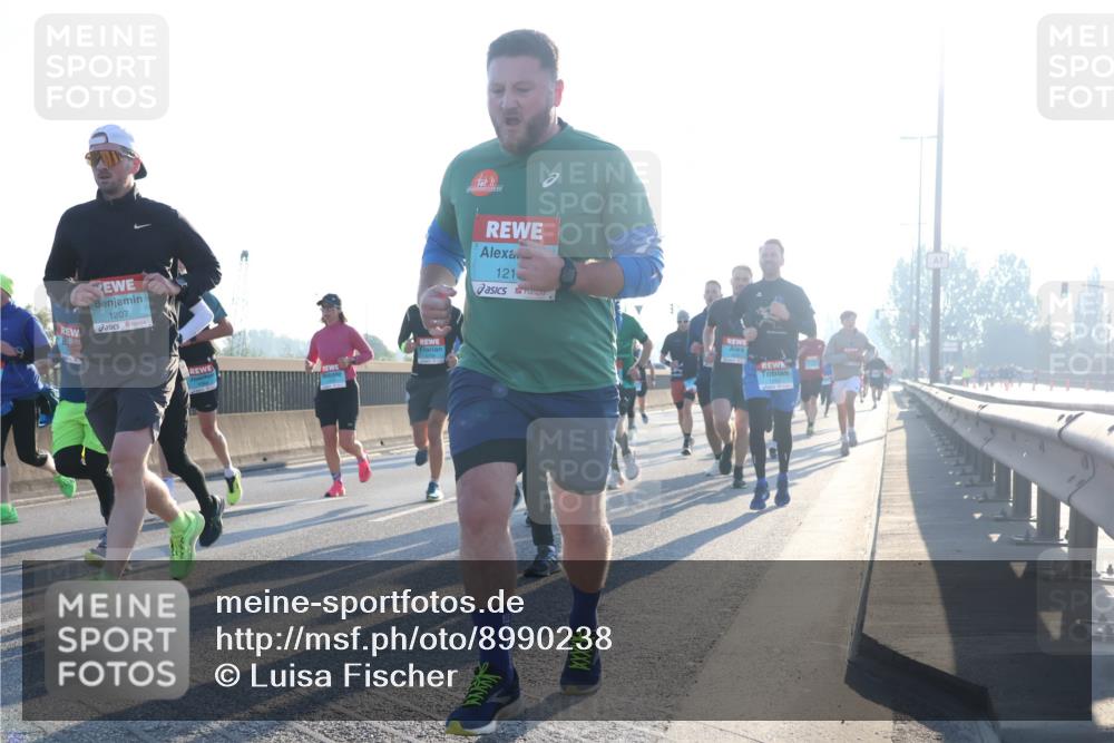 03.10.2025 - Köhlbrandbrückenlauf Luisa Fischer http://msf.ph/oto/8990238 03.10.2025 10:14:05 Position 3 1207, 121 meine-sportfotos.de