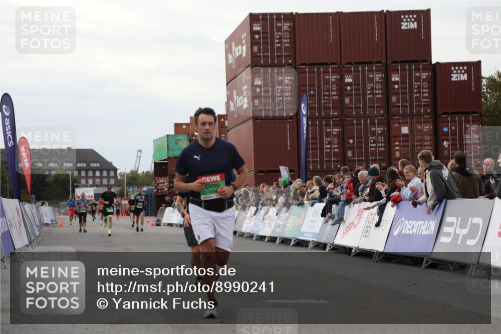 03.10.2025 - Köhlbrandbrückenlauf Yannick Fuchs http://msf.ph/oto/8990241 03.10.2025 16:01:56 Ziel 7204, 9145, 9192, 9324 meine-sportfotos.de