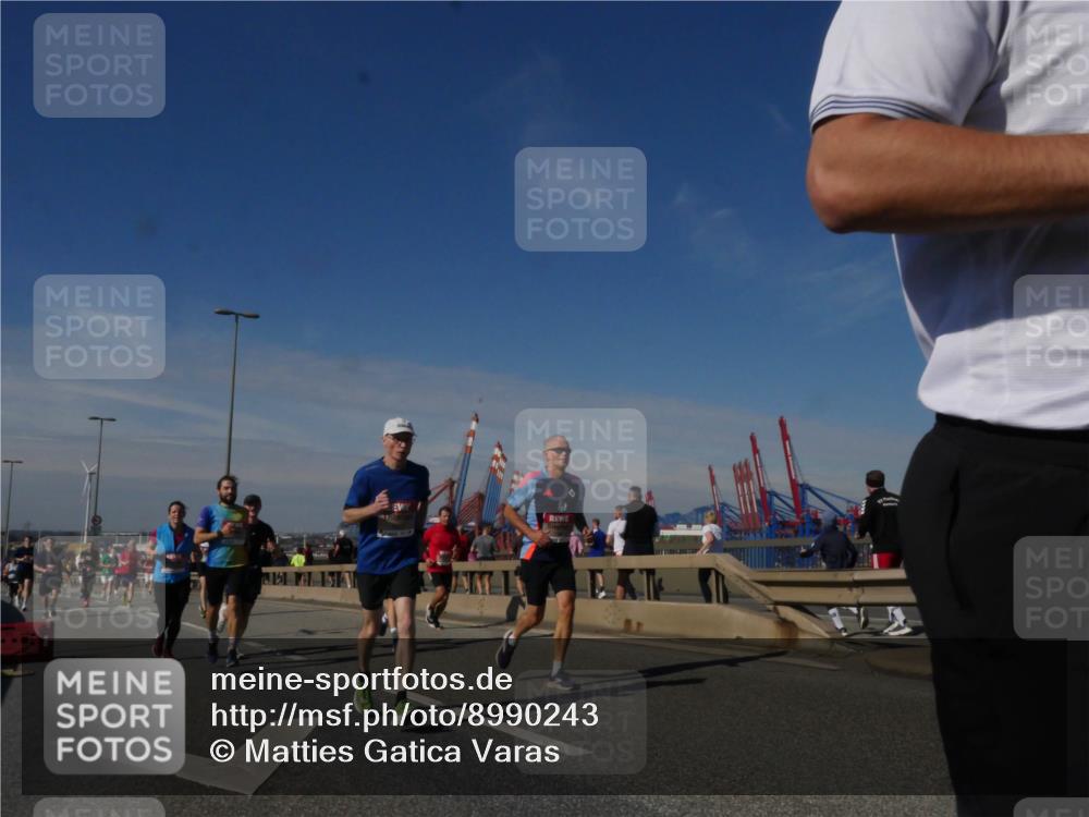 03.10.2025 - Köhlbrandbrückenlauf Matties Gatica Varas http://msf.ph/oto/8990243 03.10.2025 12:39:30 Position 2  meine-sportfotos.de