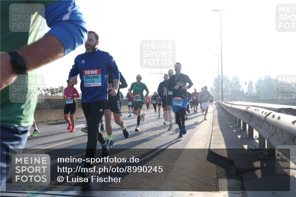 03.10.2025 - Köhlbrandbrückenlauf Luisa Fischer http://msf.ph/oto/8990245 03.10.2025 10:14:06 Position 3 1249 meine-sportfotos.de