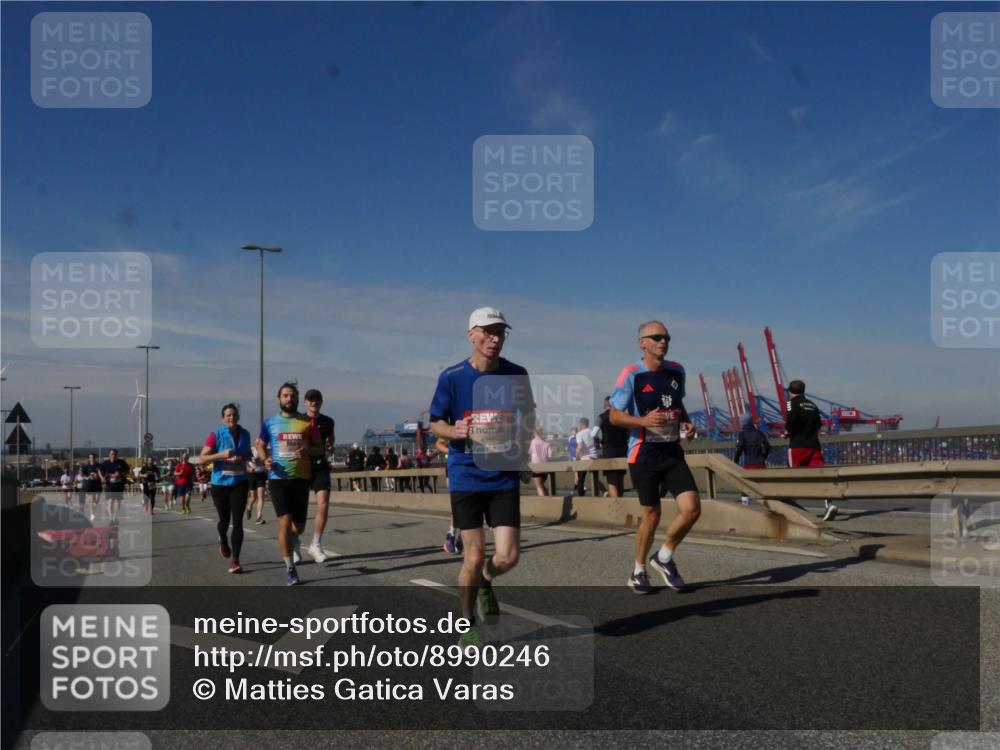 03.10.2025 - Köhlbrandbrückenlauf Matties Gatica Varas http://msf.ph/oto/8990246 03.10.2025 12:39:31 Position 2 4380 meine-sportfotos.de
