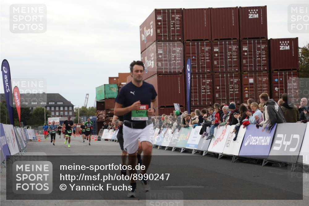 03.10.2025 - Köhlbrandbrückenlauf Yannick Fuchs http://msf.ph/oto/8990247 03.10.2025 16:01:56 Ziel 7204, 9145, 9192, 9324 meine-sportfotos.de