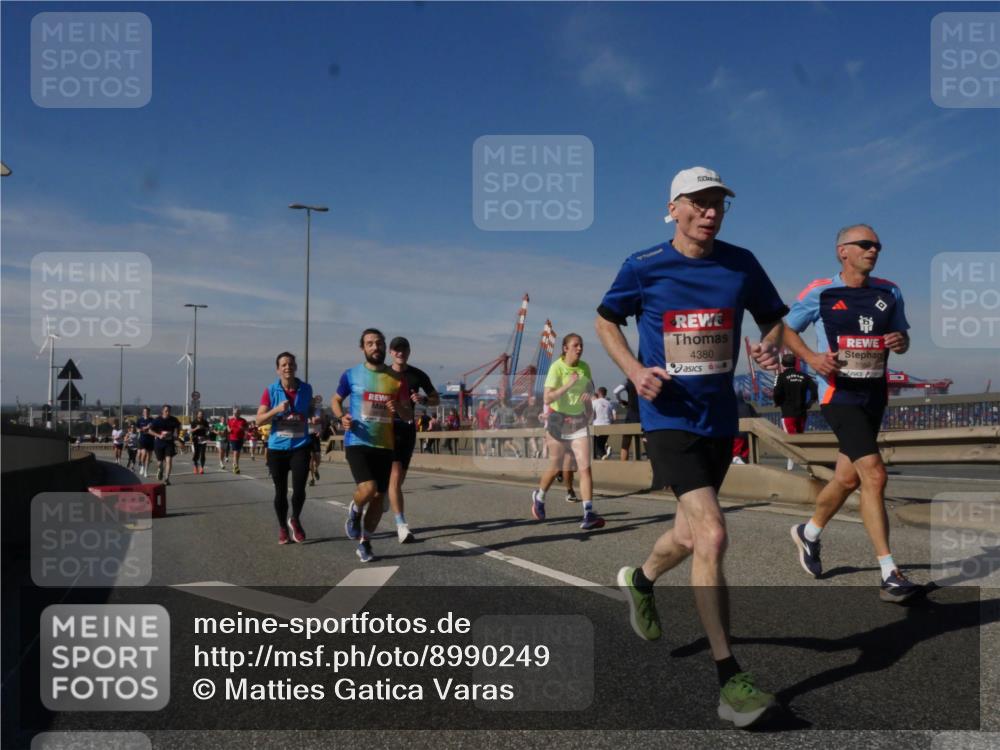 03.10.2025 - Köhlbrandbrückenlauf Matties Gatica Varas http://msf.ph/oto/8990249 03.10.2025 12:39:31 Position 2 4380, 5950 meine-sportfotos.de