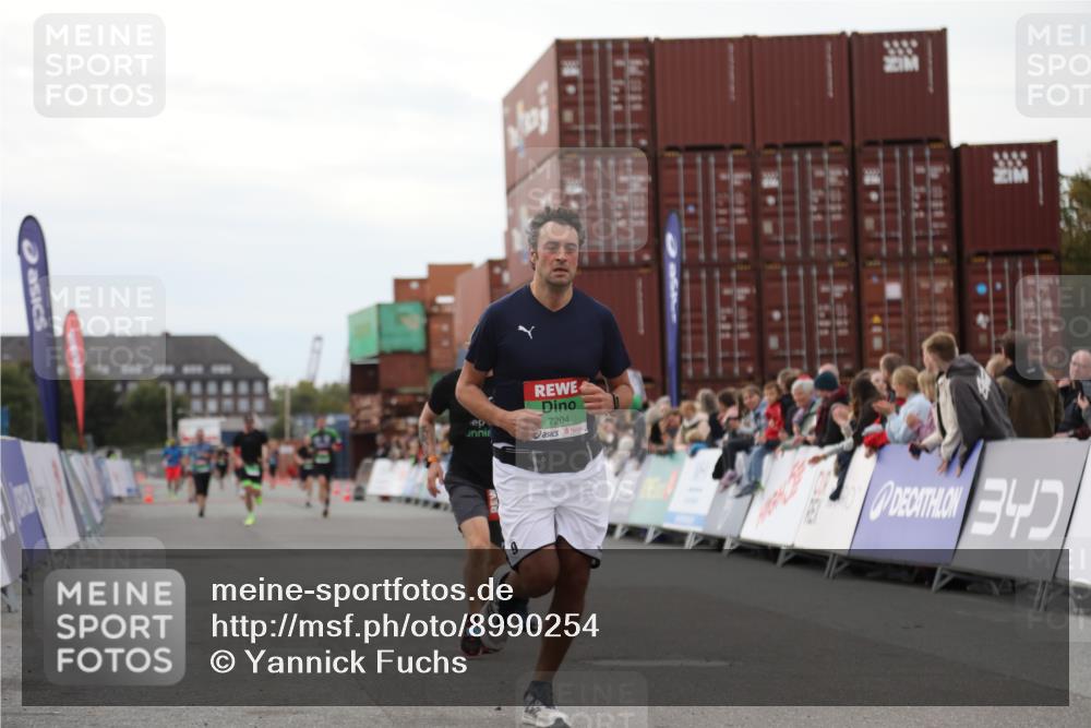 03.10.2025 - Köhlbrandbrückenlauf Yannick Fuchs http://msf.ph/oto/8990254 03.10.2025 16:01:56 Ziel 7204, 9145, 9192, 9324 meine-sportfotos.de