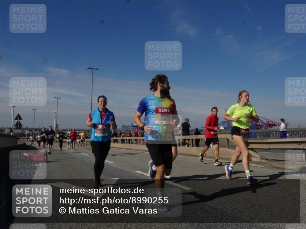 03.10.2025 - Köhlbrandbrückenlauf Matties Gatica Varas http://msf.ph/oto/8990255 03.10.2025 12:39:32 Position 2 6478 meine-sportfotos.de