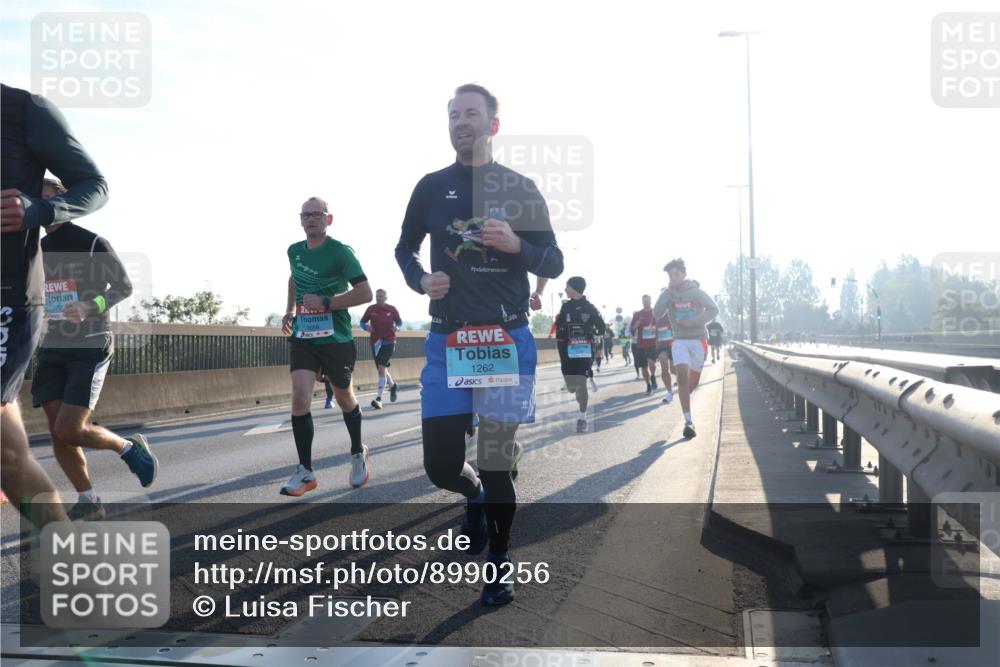 03.10.2025 - Köhlbrandbrückenlauf Luisa Fischer http://msf.ph/oto/8990256 03.10.2025 10:14:07 Position 3 279, 1262 meine-sportfotos.de