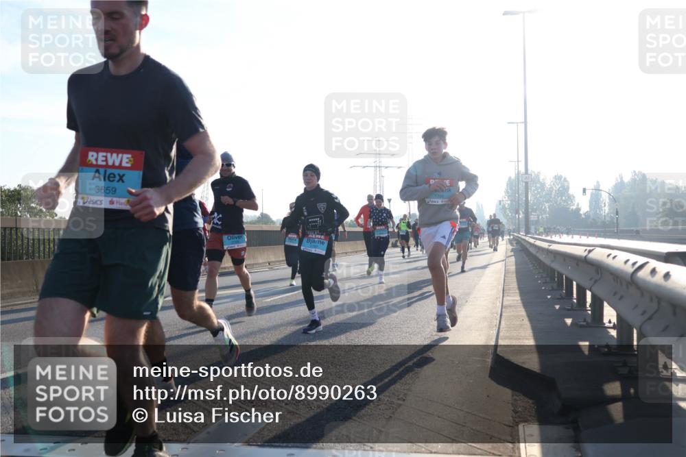 03.10.2025 - Köhlbrandbrückenlauf Luisa Fischer http://msf.ph/oto/8990263 03.10.2025 10:14:08 Position 3 3659, 1396 meine-sportfotos.de