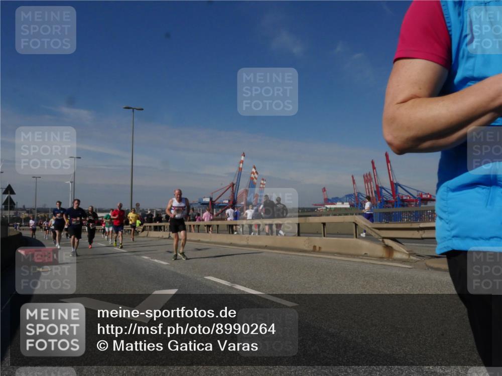 03.10.2025 - Köhlbrandbrückenlauf Matties Gatica Varas http://msf.ph/oto/8990264 03.10.2025 12:39:33 Position 2 1141 meine-sportfotos.de