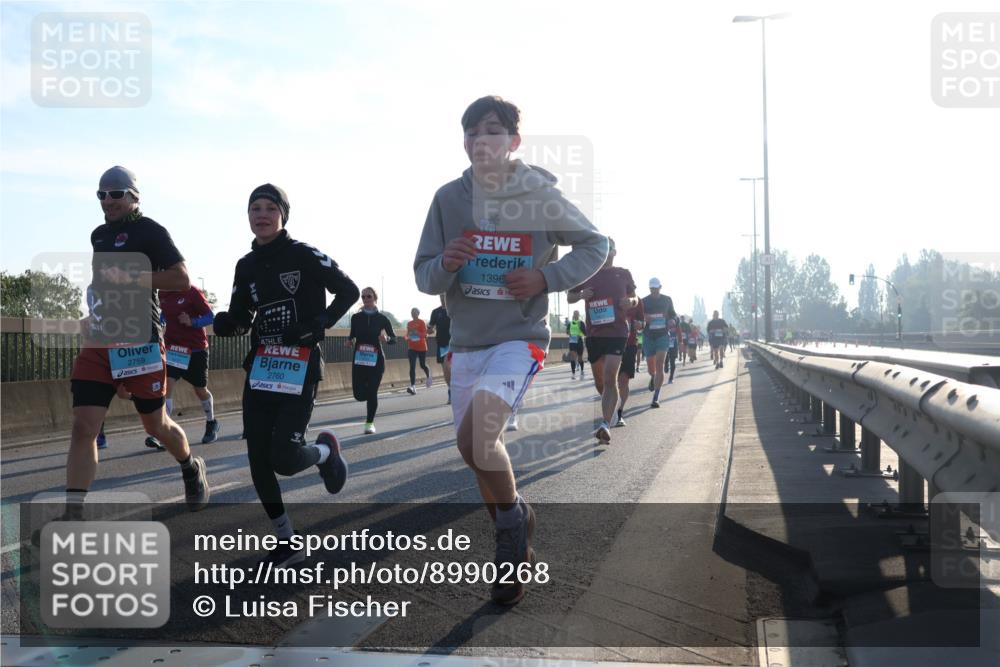 03.10.2025 - Köhlbrandbrückenlauf Luisa Fischer http://msf.ph/oto/8990268 03.10.2025 10:14:08 Position 3 2759, 2760, 1396 meine-sportfotos.de