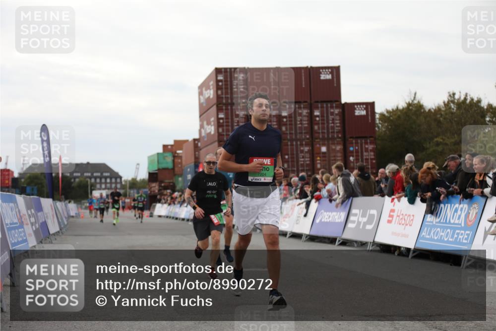 03.10.2025 - Köhlbrandbrückenlauf Yannick Fuchs http://msf.ph/oto/8990272 03.10.2025 16:01:56 Ziel 7204, 9145, 9192, 9324 meine-sportfotos.de