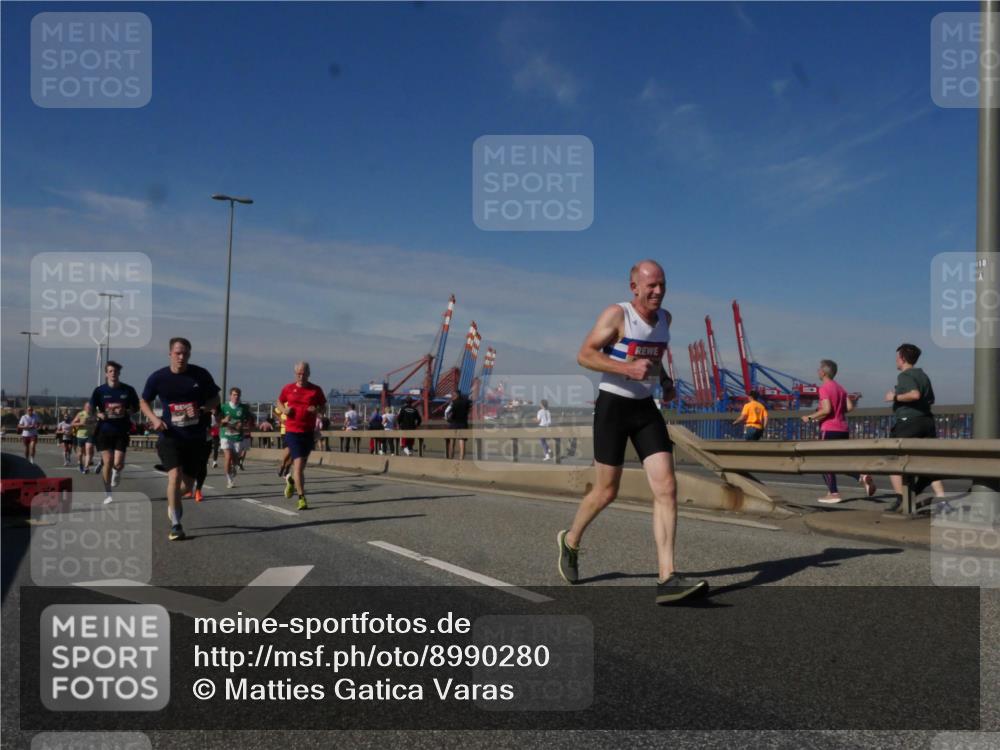 03.10.2025 - Köhlbrandbrückenlauf Matties Gatica Varas http://msf.ph/oto/8990280 03.10.2025 12:39:36 Position 2 118 meine-sportfotos.de