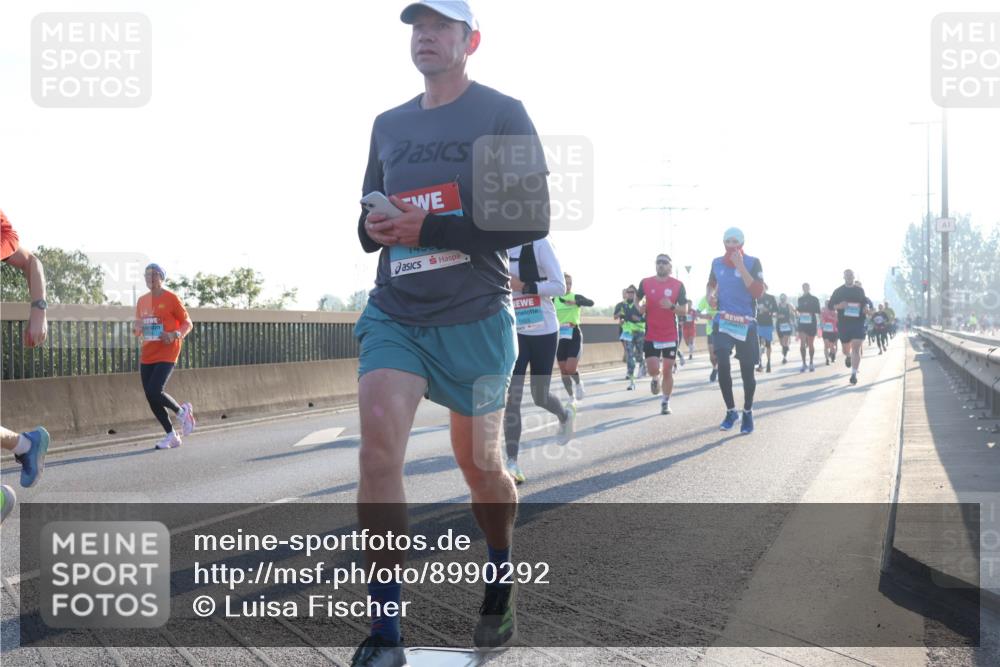 03.10.2025 - Köhlbrandbrückenlauf Luisa Fischer http://msf.ph/oto/8990292 03.10.2025 10:14:11 Position 3 1400 meine-sportfotos.de