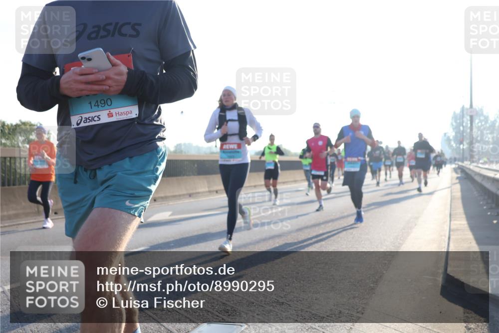 03.10.2025 - Köhlbrandbrückenlauf Luisa Fischer http://msf.ph/oto/8990295 03.10.2025 10:14:12 Position 3 1490 meine-sportfotos.de