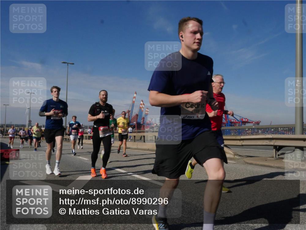 03.10.2025 - Köhlbrandbrückenlauf Matties Gatica Varas http://msf.ph/oto/8990296 03.10.2025 12:39:38 Position 2 4198, 118 meine-sportfotos.de