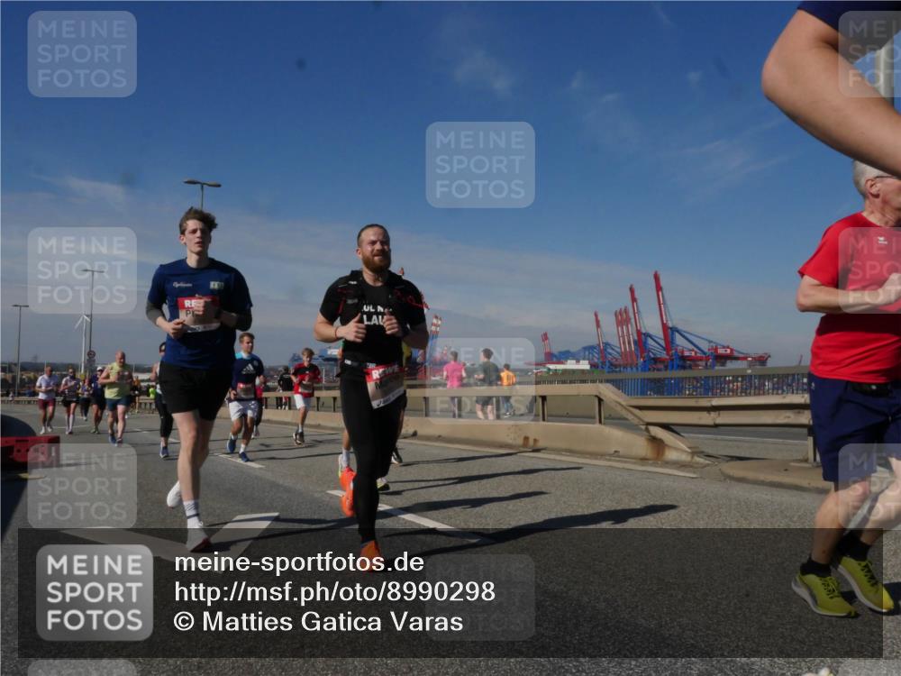 03.10.2025 - Köhlbrandbrückenlauf Matties Gatica Varas http://msf.ph/oto/8990298 03.10.2025 12:39:39 Position 2  meine-sportfotos.de