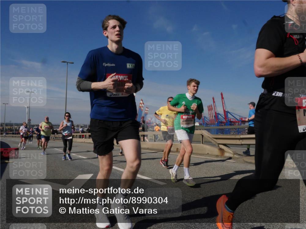 03.10.2025 - Köhlbrandbrückenlauf Matties Gatica Varas http://msf.ph/oto/8990304 03.10.2025 12:39:40 Position 2 4322, 23, 7371 meine-sportfotos.de