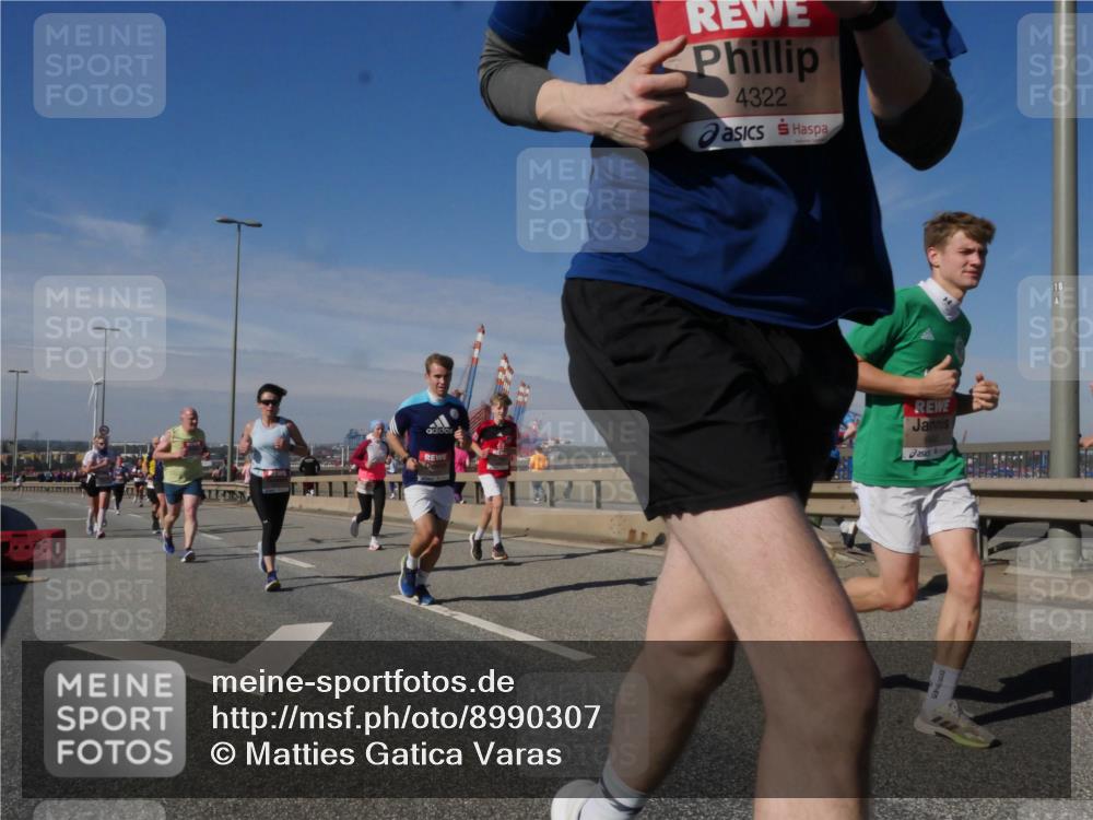 03.10.2025 - Köhlbrandbrückenlauf Matties Gatica Varas http://msf.ph/oto/8990307 03.10.2025 12:39:40 Position 2 142, 4322 meine-sportfotos.de