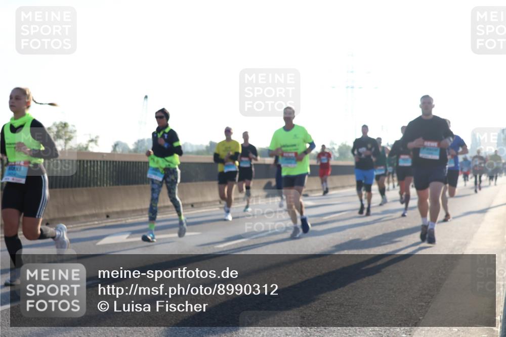 03.10.2025 - Köhlbrandbrückenlauf Luisa Fischer http://msf.ph/oto/8990312 03.10.2025 10:14:14 Position 3 3454 meine-sportfotos.de