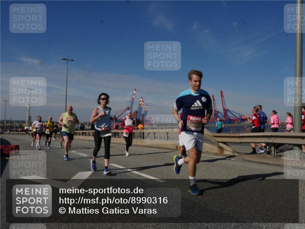 03.10.2025 - Köhlbrandbrückenlauf Matties Gatica Varas http://msf.ph/oto/8990316 03.10.2025 12:39:41 Position 2 5011, 118 meine-sportfotos.de