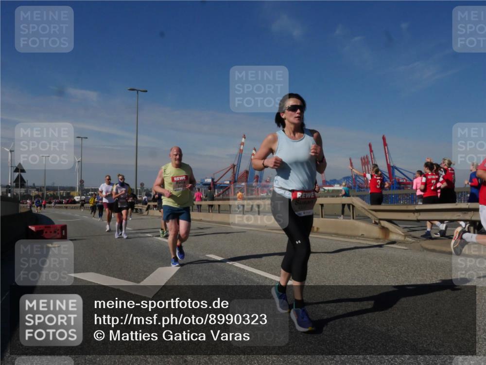 03.10.2025 - Köhlbrandbrückenlauf Matties Gatica Varas http://msf.ph/oto/8990323 03.10.2025 12:39:42 Position 2  meine-sportfotos.de