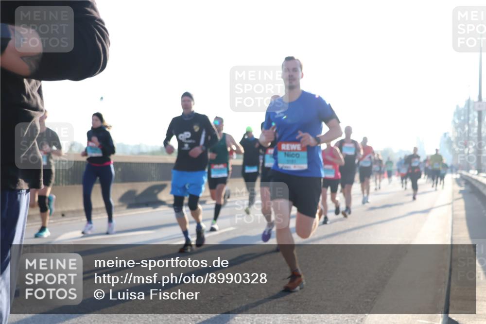 03.10.2025 - Köhlbrandbrückenlauf Luisa Fischer http://msf.ph/oto/8990328 03.10.2025 10:14:16 Position 3 3141 meine-sportfotos.de
