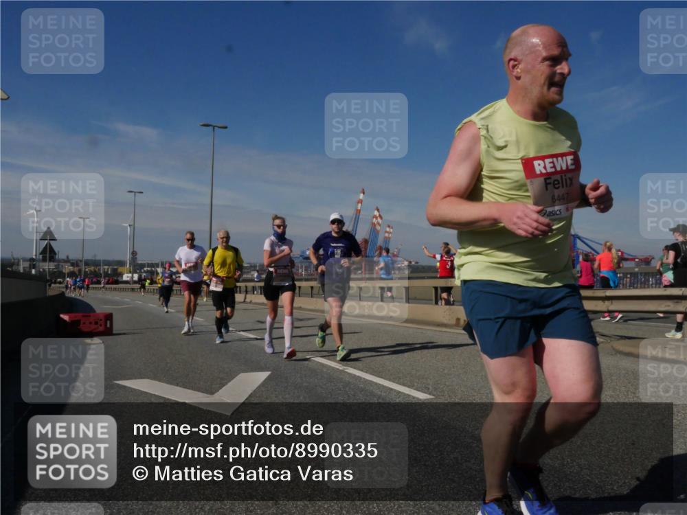 03.10.2025 - Köhlbrandbrückenlauf Matties Gatica Varas http://msf.ph/oto/8990335 03.10.2025 12:39:44 Position 2 6447 meine-sportfotos.de
