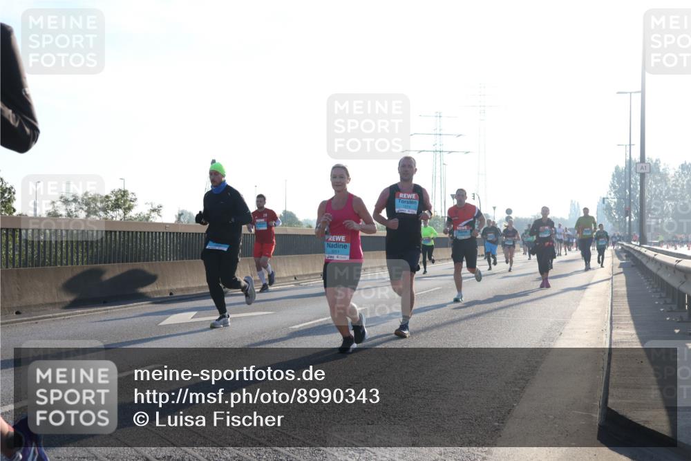03.10.2025 - Köhlbrandbrückenlauf Luisa Fischer http://msf.ph/oto/8990343 03.10.2025 10:14:18 Position 3 3251, 1274 meine-sportfotos.de
