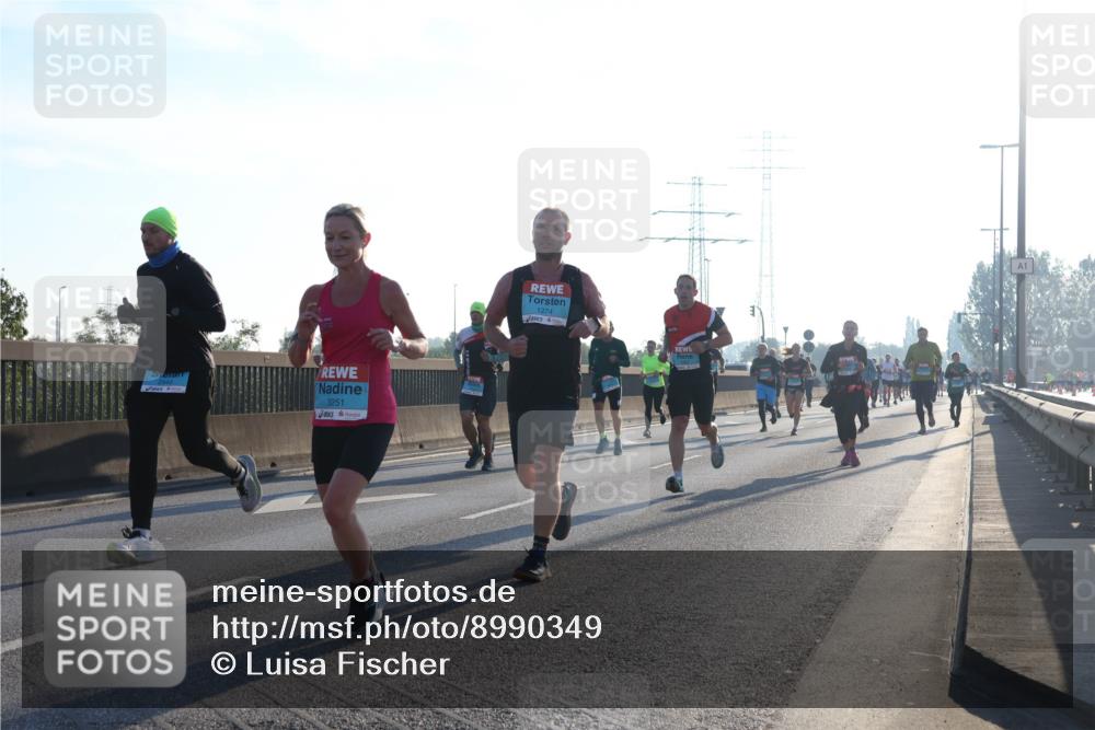 03.10.2025 - Köhlbrandbrückenlauf Luisa Fischer http://msf.ph/oto/8990349 03.10.2025 10:14:19 Position 3 3251, 1274 meine-sportfotos.de