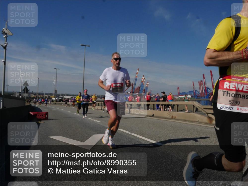 03.10.2025 - Köhlbrandbrückenlauf Matties Gatica Varas http://msf.ph/oto/8990355 03.10.2025 12:39:47 Position 2 5799 meine-sportfotos.de