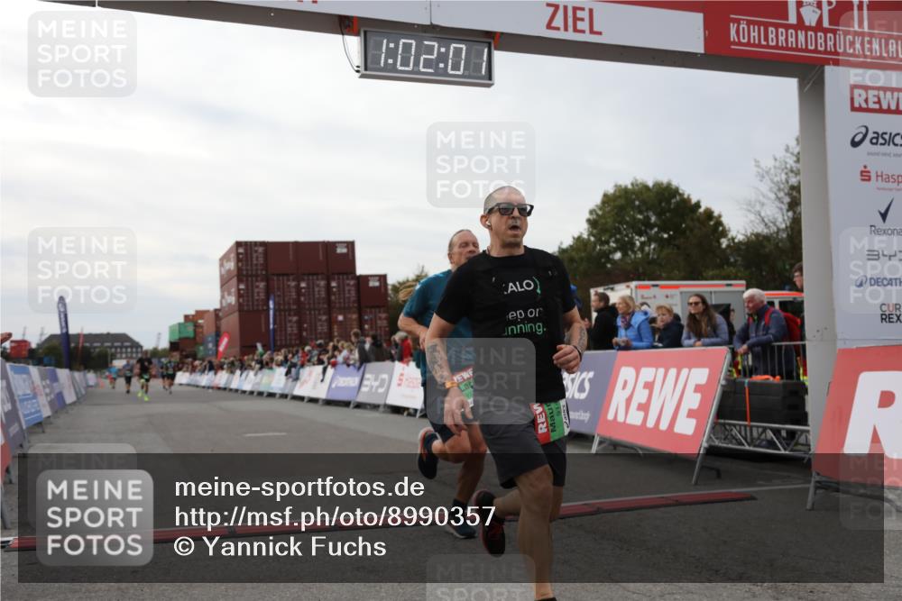 03.10.2025 - Köhlbrandbrückenlauf Yannick Fuchs http://msf.ph/oto/8990357 03.10.2025 16:01:59 Ziel 7204, 7299, 9145, 9324 meine-sportfotos.de