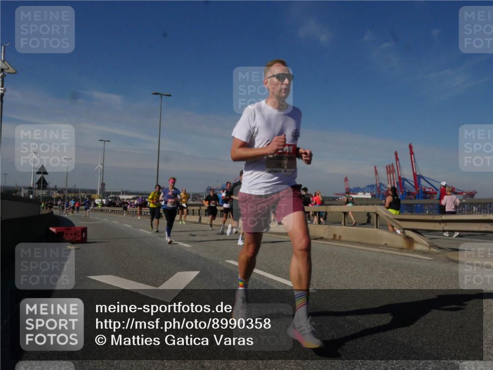 03.10.2025 - Köhlbrandbrückenlauf Matties Gatica Varas http://msf.ph/oto/8990358 03.10.2025 12:39:47 Position 2 6631 meine-sportfotos.de