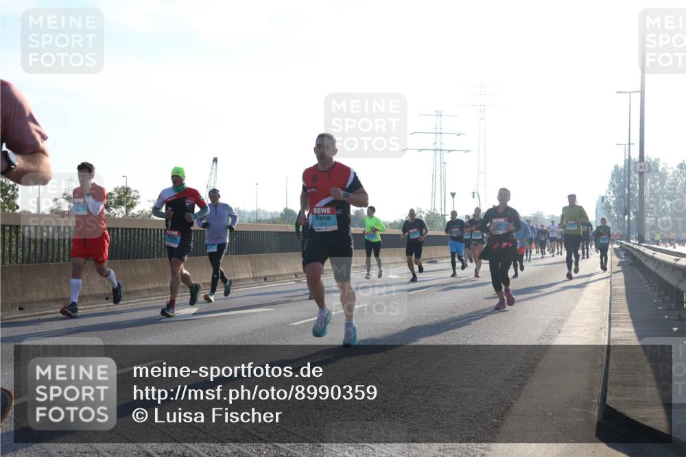 03.10.2025 - Köhlbrandbrückenlauf Luisa Fischer http://msf.ph/oto/8990359 03.10.2025 10:14:20 Position 3 1297 meine-sportfotos.de