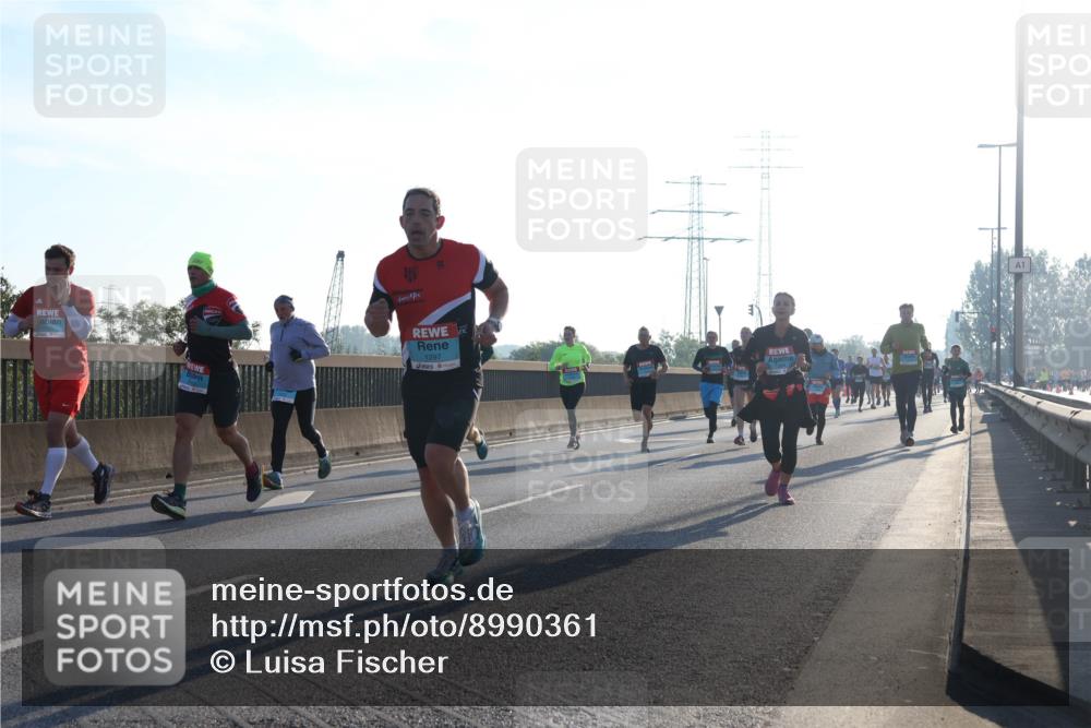 03.10.2025 - Köhlbrandbrückenlauf Luisa Fischer http://msf.ph/oto/8990361 03.10.2025 10:14:21 Position 3 1297 meine-sportfotos.de