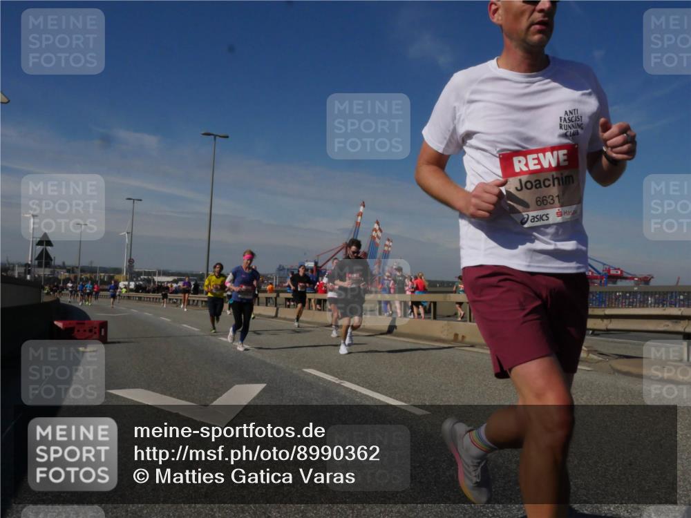 03.10.2025 - Köhlbrandbrückenlauf Matties Gatica Varas http://msf.ph/oto/8990362 03.10.2025 12:39:48 Position 2 6631 meine-sportfotos.de